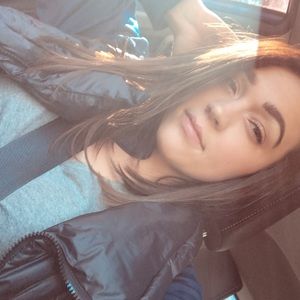 Meet your Posher, Abby